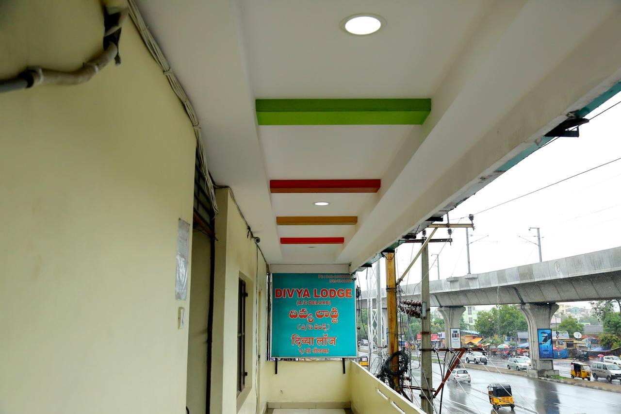 Divya Lodge Hyderabad Ngoại thất bức ảnh