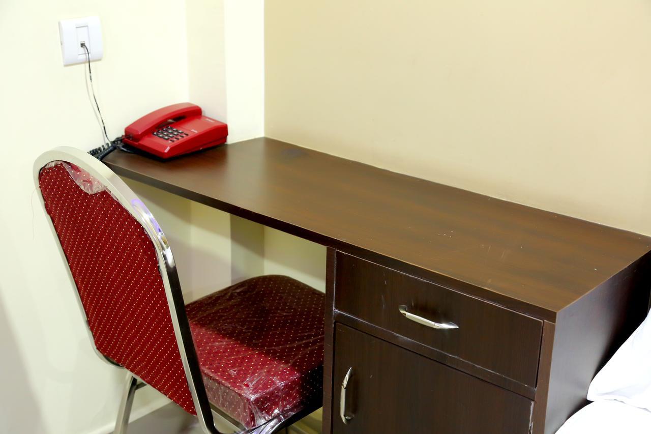 Divya Lodge Hyderabad Ngoại thất bức ảnh