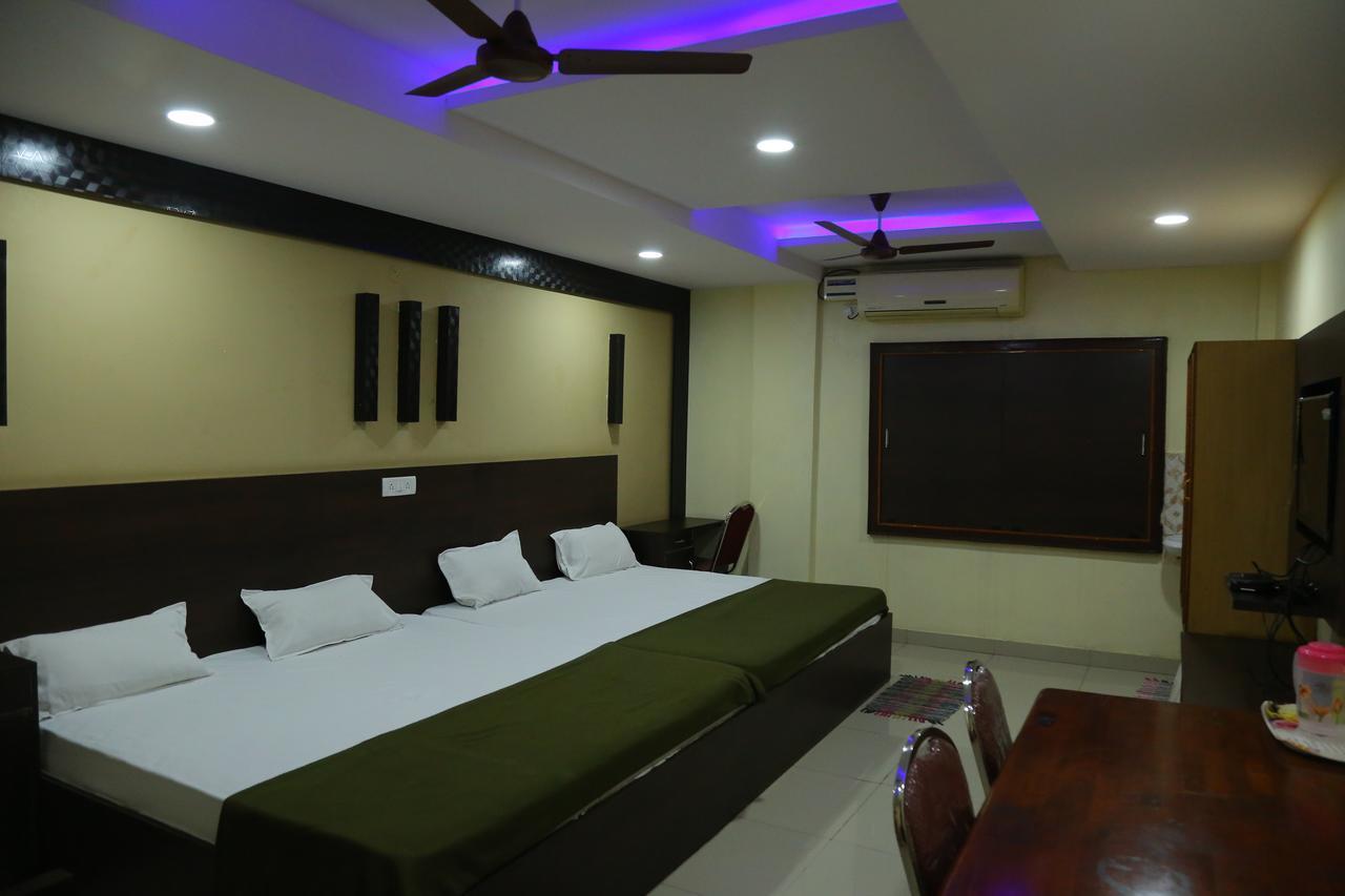 Divya Lodge Hyderabad Ngoại thất bức ảnh