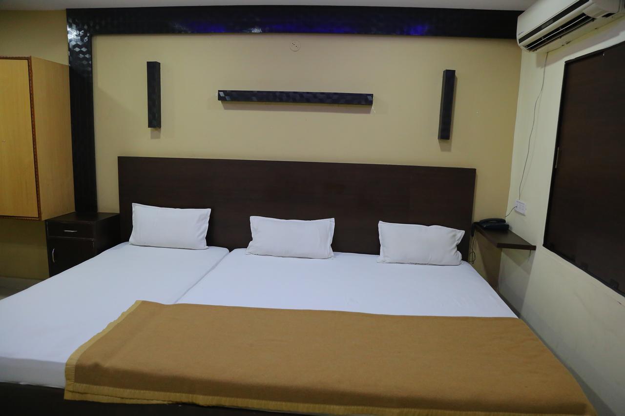 Divya Lodge Hyderabad Ngoại thất bức ảnh