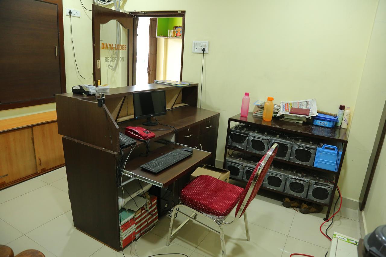 Divya Lodge Hyderabad Ngoại thất bức ảnh